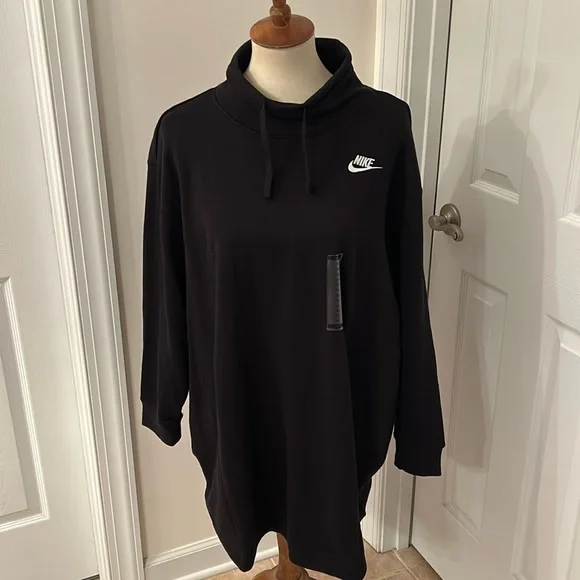 Nike Oversized Fit Plus Sweatshirt - Picture 1 of 9